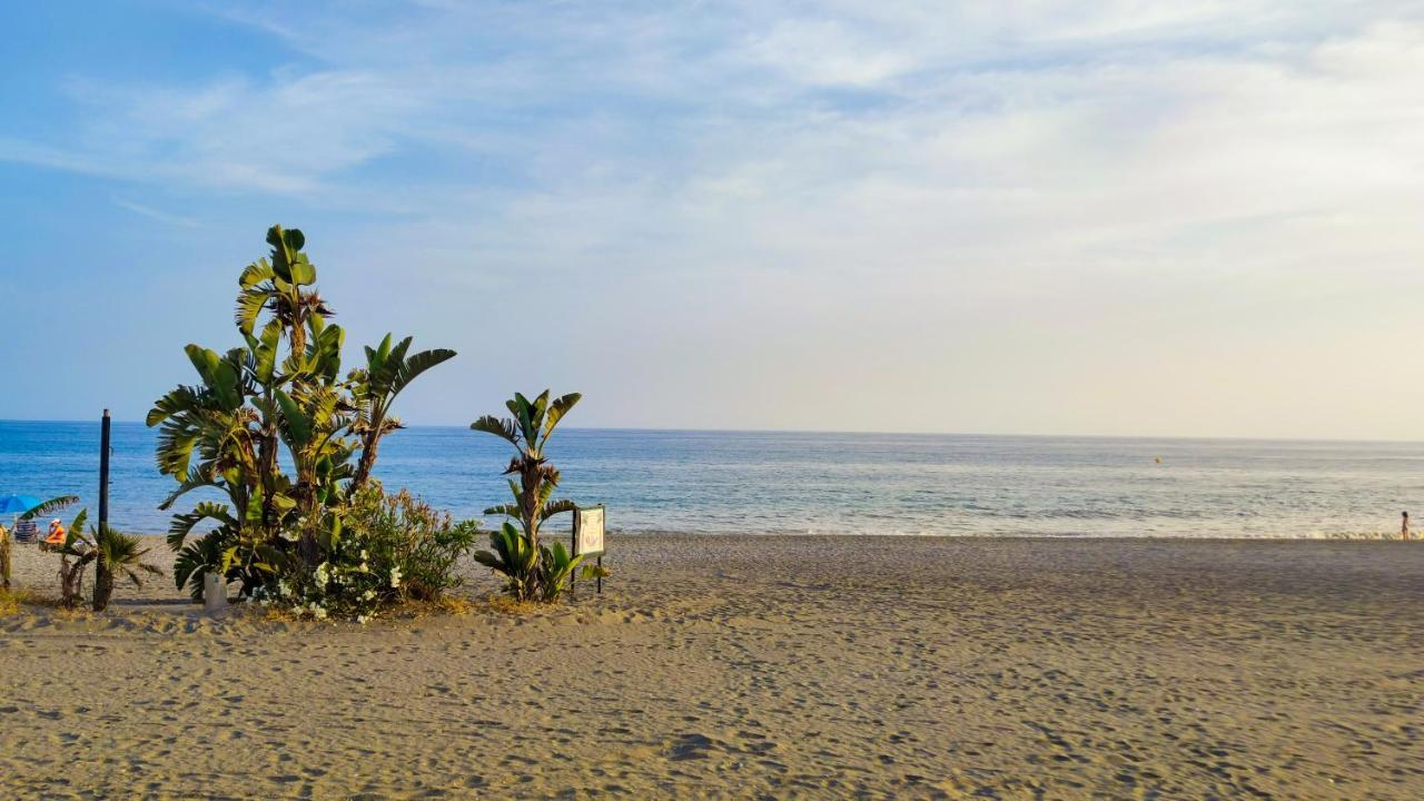 Laguna Beach Paradise - Alojamientos La Torre Torrox Exterior photo